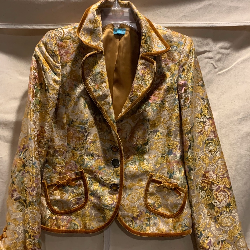 Great fall blazer.